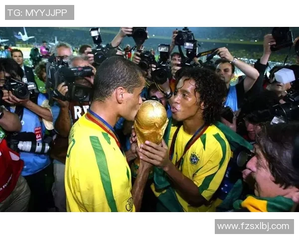 世界足坛传奇：足球球星如何评价罗纳尔多的卓越成就与影响力