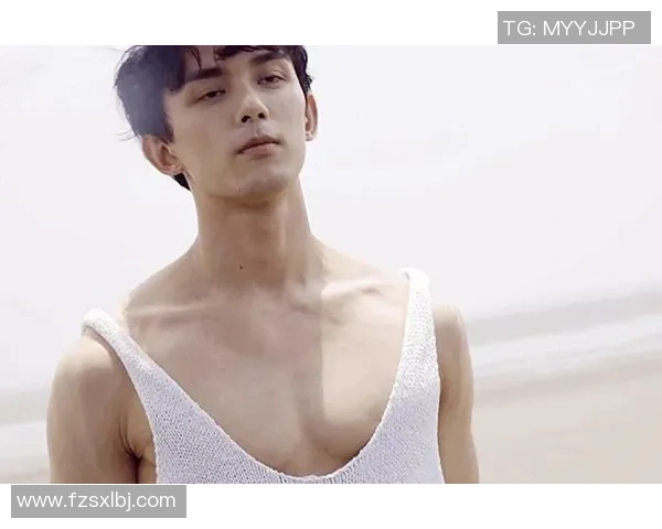 足球巨星健身秘笈揭秘高清腹肌照展现力量与自律之美